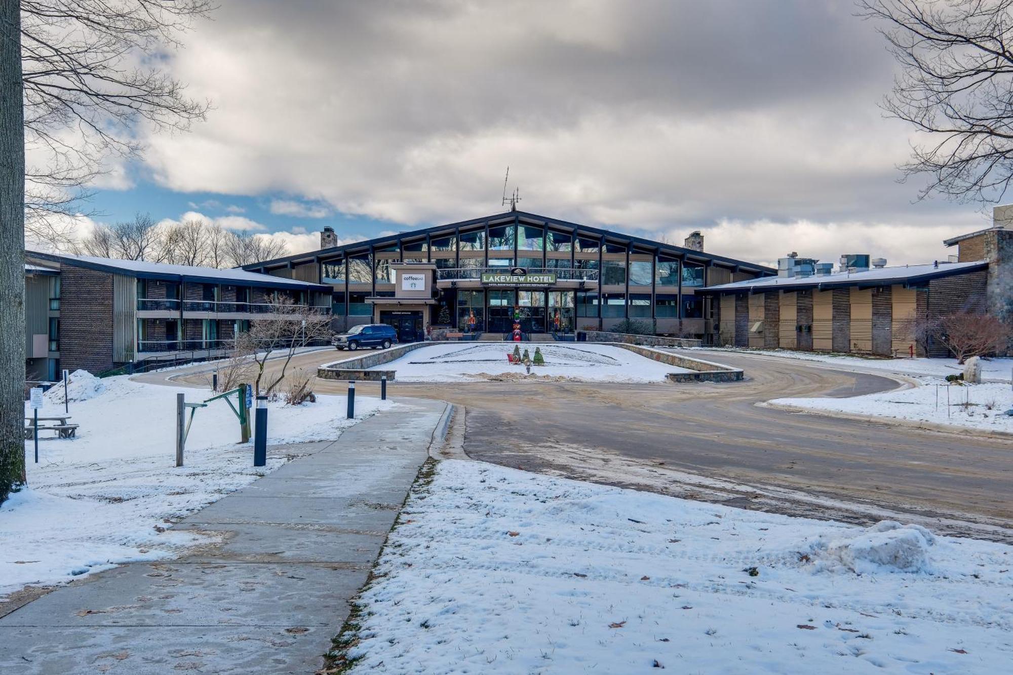 Bellaire Condo - Walk To Shanty Creek Resort! Exterior photo